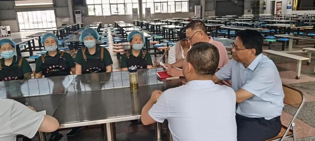 烟火守初心 食安护成长 铜陵一中江北分校召开食堂工作现场会